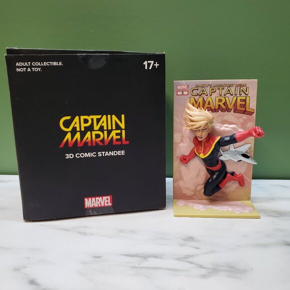 Brand New - Taken out of box for pic Loot Crate Captain Marvel 3D Comic Standee - Picture 1 of 11
